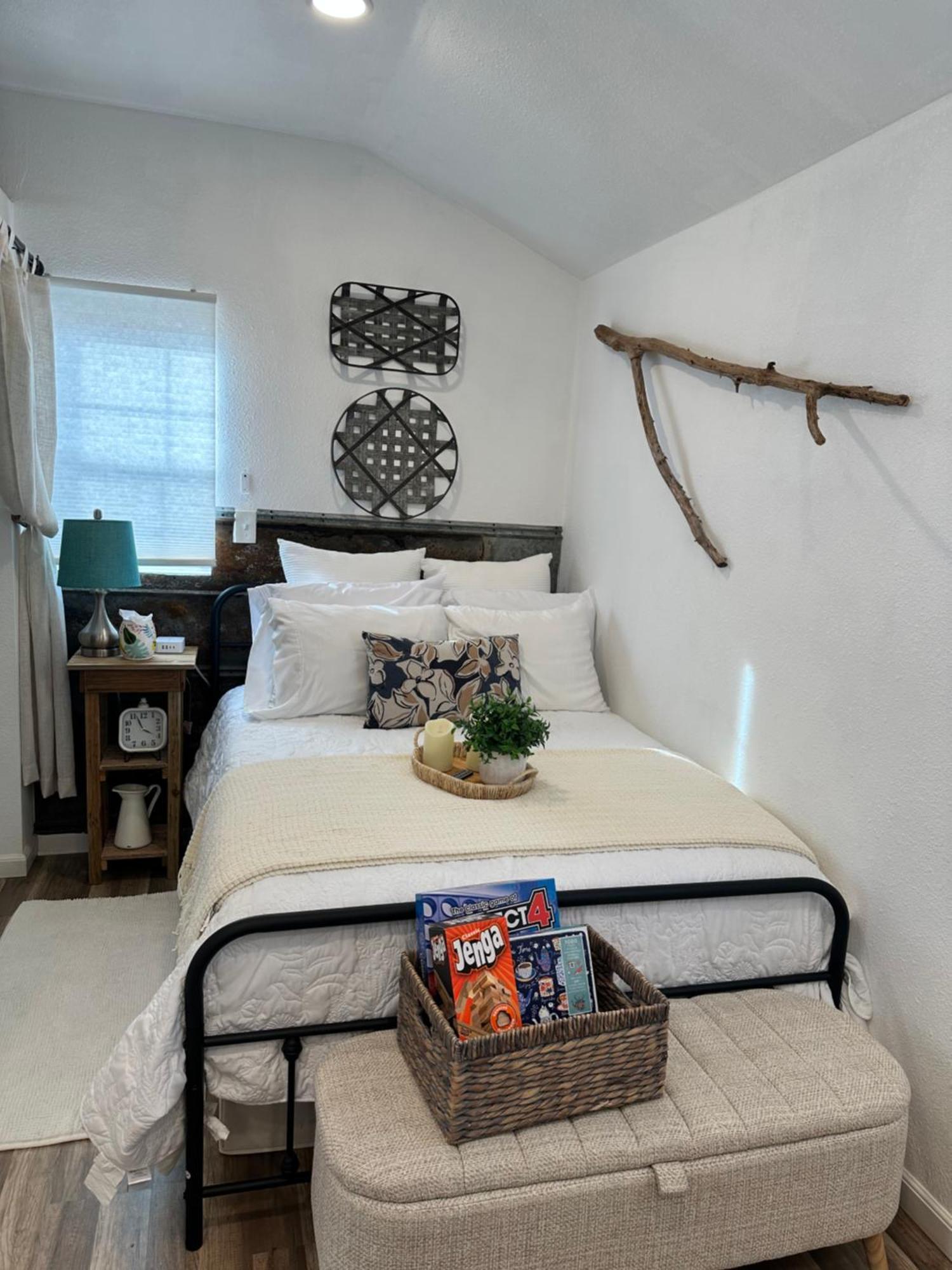 Tiny House - Our Little Piece Of Paradise Lakehills ภายนอก รูปภาพ
