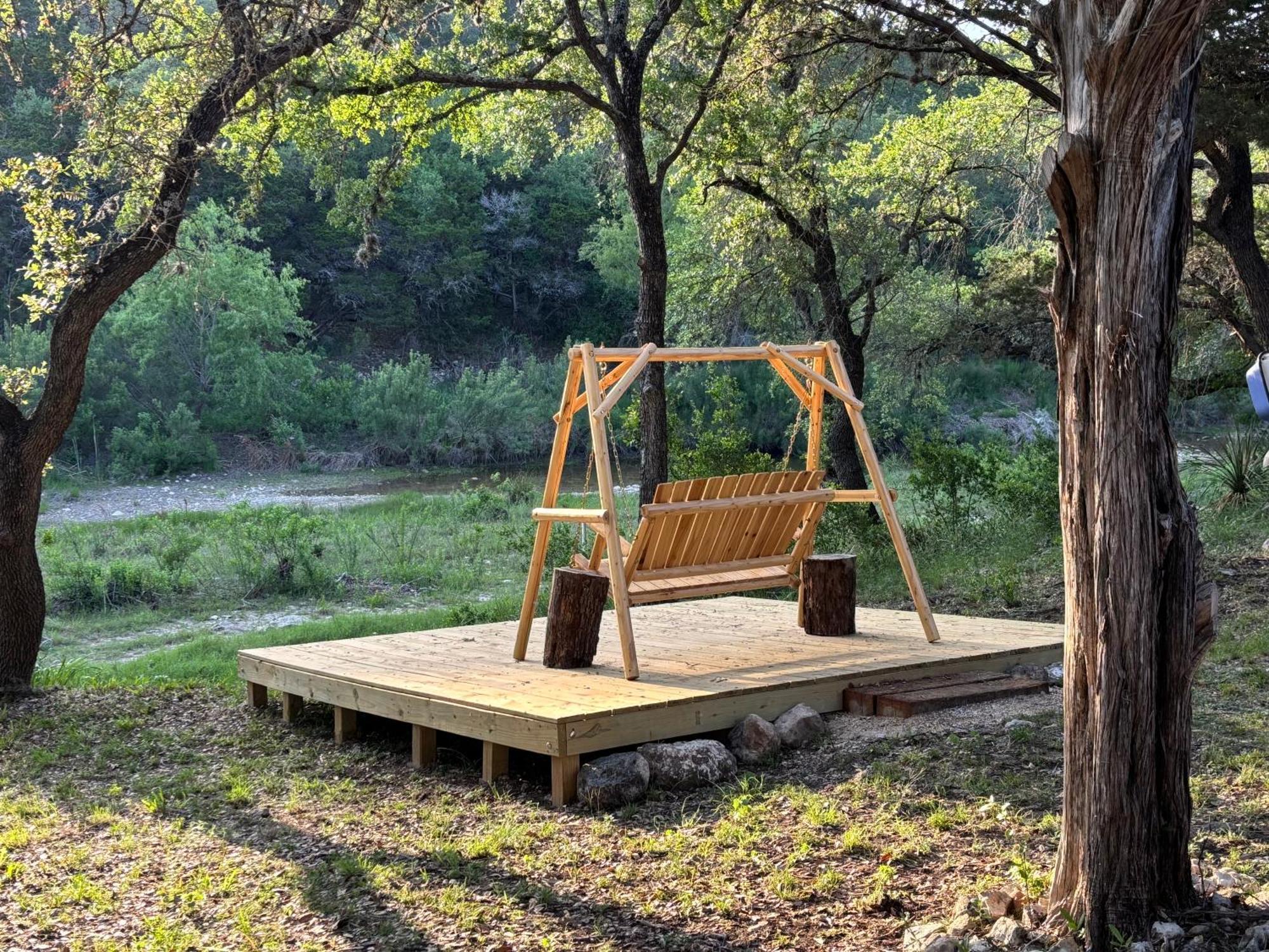 Tiny House - Our Little Piece Of Paradise Lakehills ภายนอก รูปภาพ