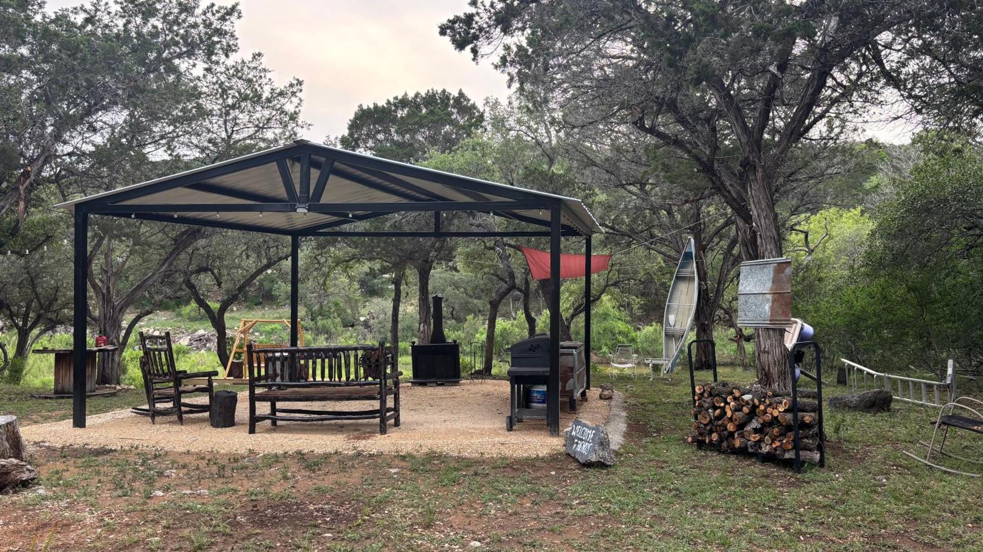 Tiny House - Our Little Piece Of Paradise Lakehills ภายนอก รูปภาพ