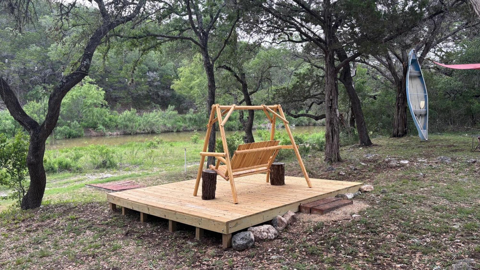 Tiny House - Our Little Piece Of Paradise Lakehills ภายนอก รูปภาพ